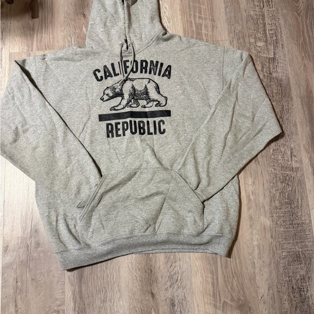 California Republic Graphic Crewneck Sweatshirt - Gray